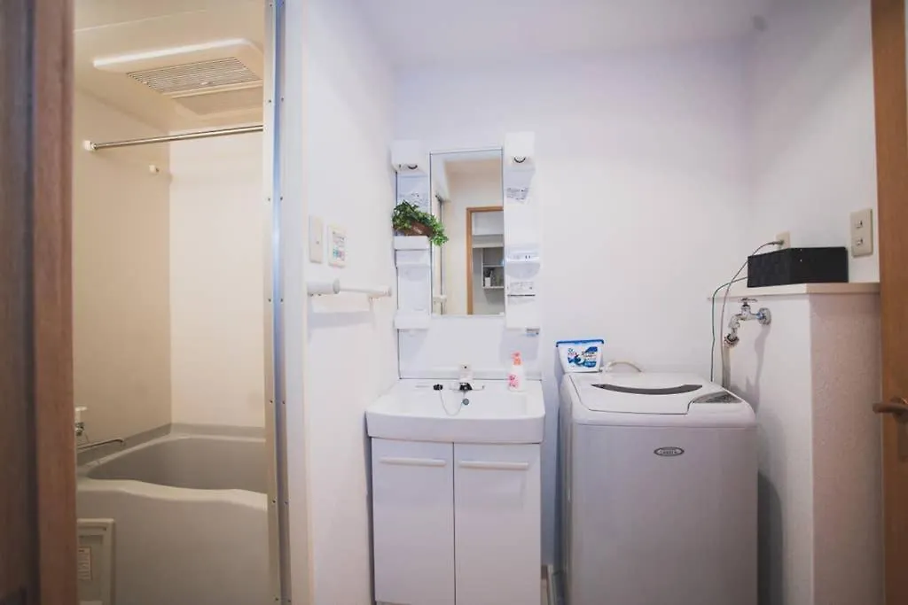 Kyobashi Base Apartment Osaka